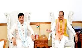 मुख्यमंत्री डॉ. यादव ने की केन्द्रीय मंत्रियों से भेंट