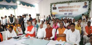मुख्यमंत्री डॉ. यादव ने ग्राम कुकरू में ग्रामीणों के साथ सुना “मन की बात” कार्यक्रम