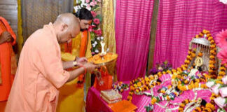 सीएम योगी आज करेंगे रामलला के दर्शन