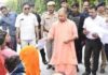 फरियादियों से मिले सीएम योगी, 200 लोगों की समस्याओं पर अधिकारियों को तत्काल कार्रवाई के निर्देश