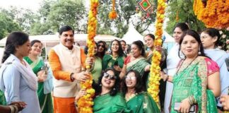 महिला जन प्रतिनिधियों ने मुख्यमंत्री निवास में मनाया सावन का उत्सव, दिखी लोक संस्कृति की झलक