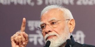 PM मोदी ने फिर साधा निशाना, ‘गोली देते ही बाहर आने लगे दिमागी नक्सल’